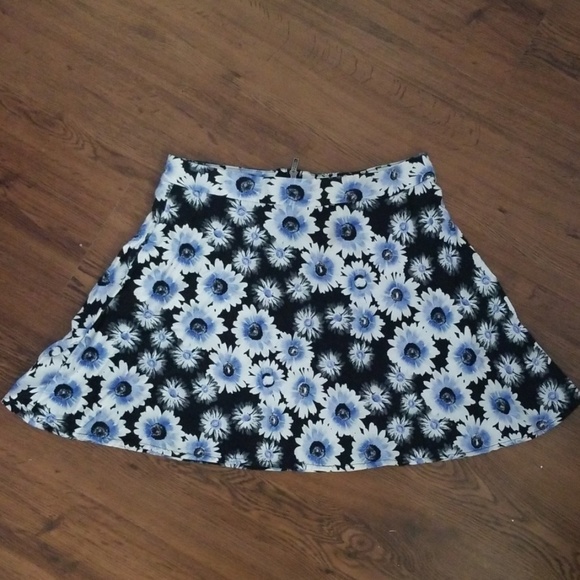 Bethany Mota Dresses & Skirts - Bethany Mota for Aeropostale black floral skirt
